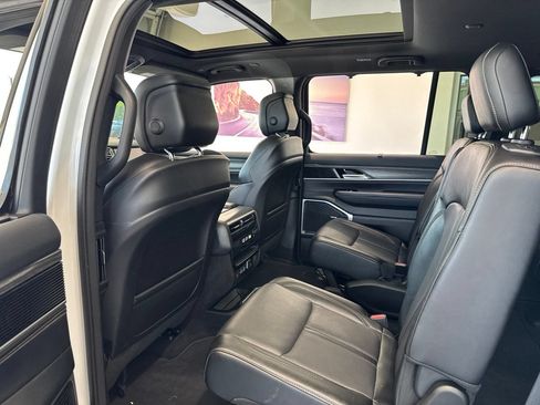Used 2024 Jeep Wagoneer Series II w/ Convenience Group I AWD/4WD image 45