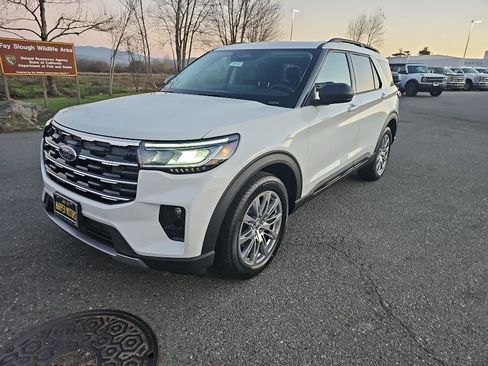 New 2026 Ford Explorer Active w/ Active Comfort Package image 24