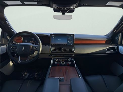 Used 2024 Lincoln Navigator Reserve w/ Equipment Group 201A image 13