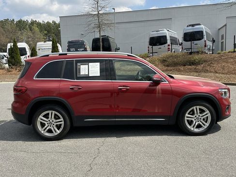 Certified 2022 Mercedes-Benz GLB 250 4MATIC image 9