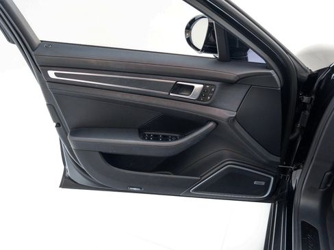 Used 2022 Porsche Panamera Platinum Edition image 21