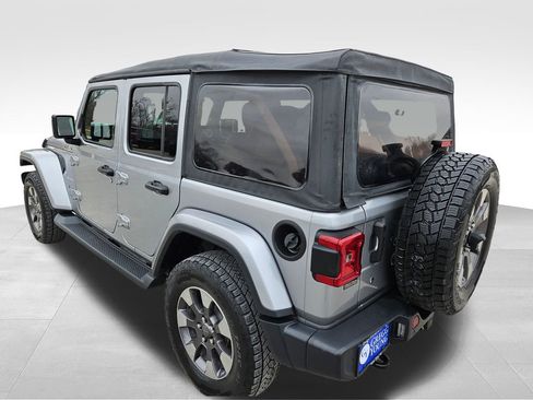 Used 2018 Jeep Wrangler Unlimited Sahara image 8