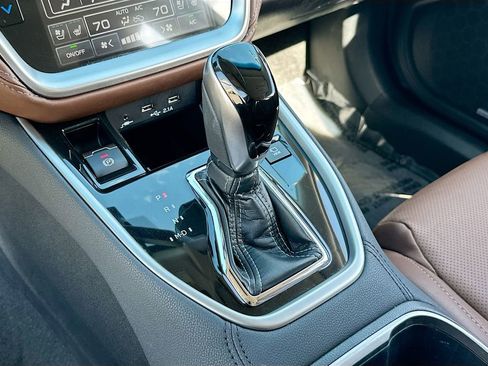 Used 2021 Subaru Outback Touring w/ Popular Package #2 image 17