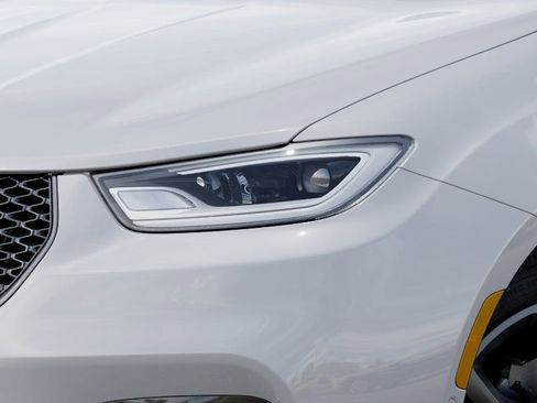 New 2026 Chrysler Pacifica Select FWD image 10