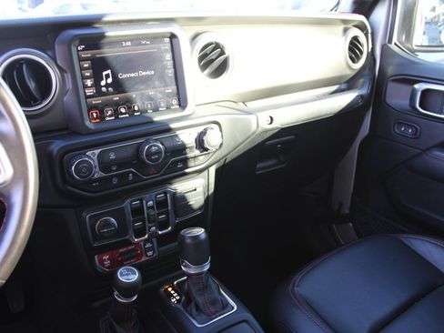 Used 2022 Jeep Gladiator Rubicon w/ Trailer Tow Package image 10