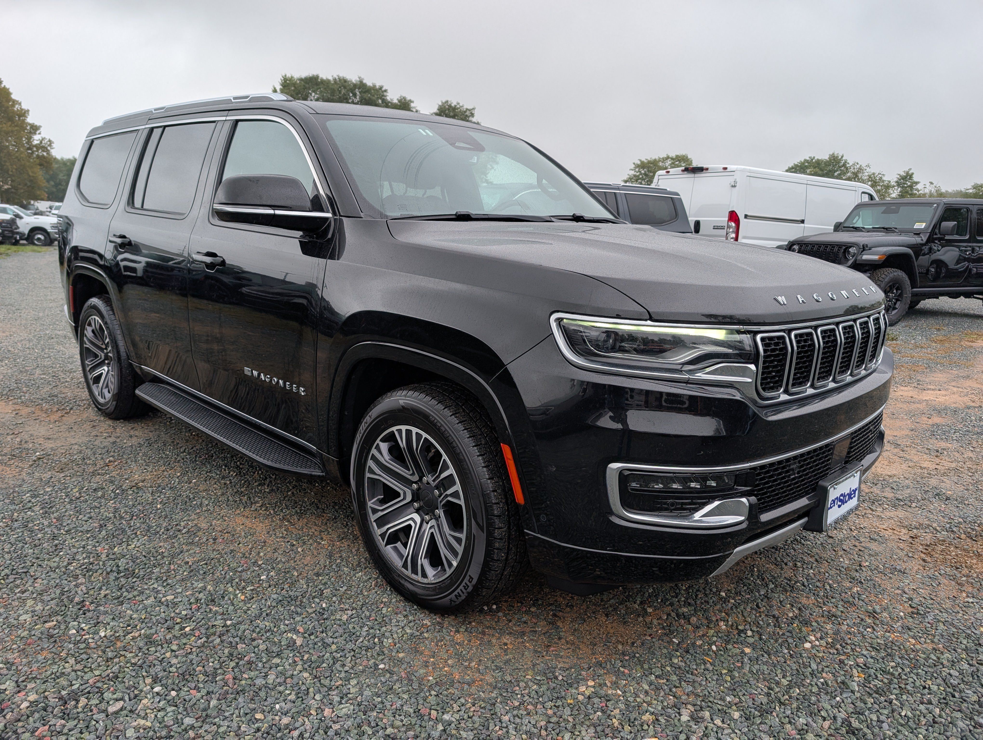 Used 2024 Jeep Wagoneer Series II w/ Flexible Seating Group AWD/4WD image 7