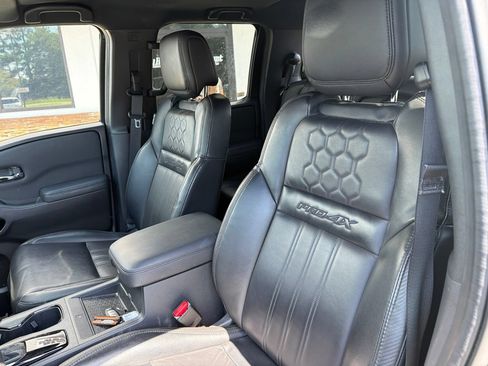 Used 2022 Nissan Frontier PRO-4X w/ Pro-4X Premium Package AWD/4WD image 3