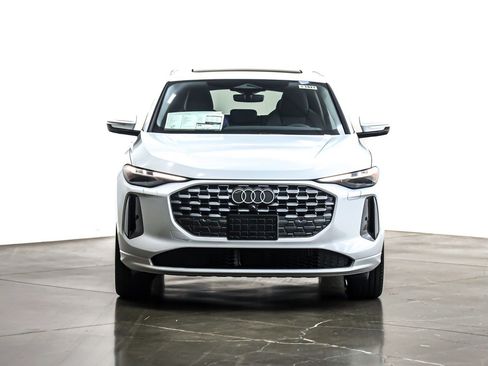 New 2025 Audi Q5 Prestige image 2