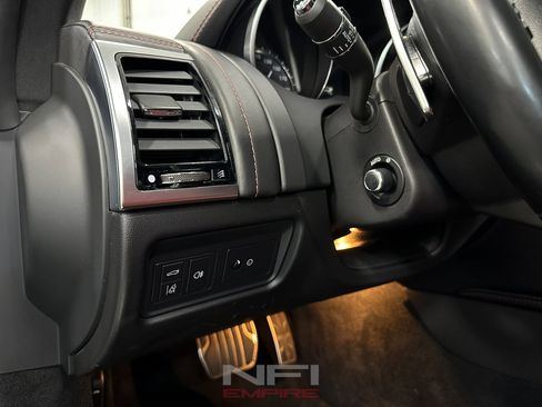 Used 2018 Jaguar F-TYPE R image 43