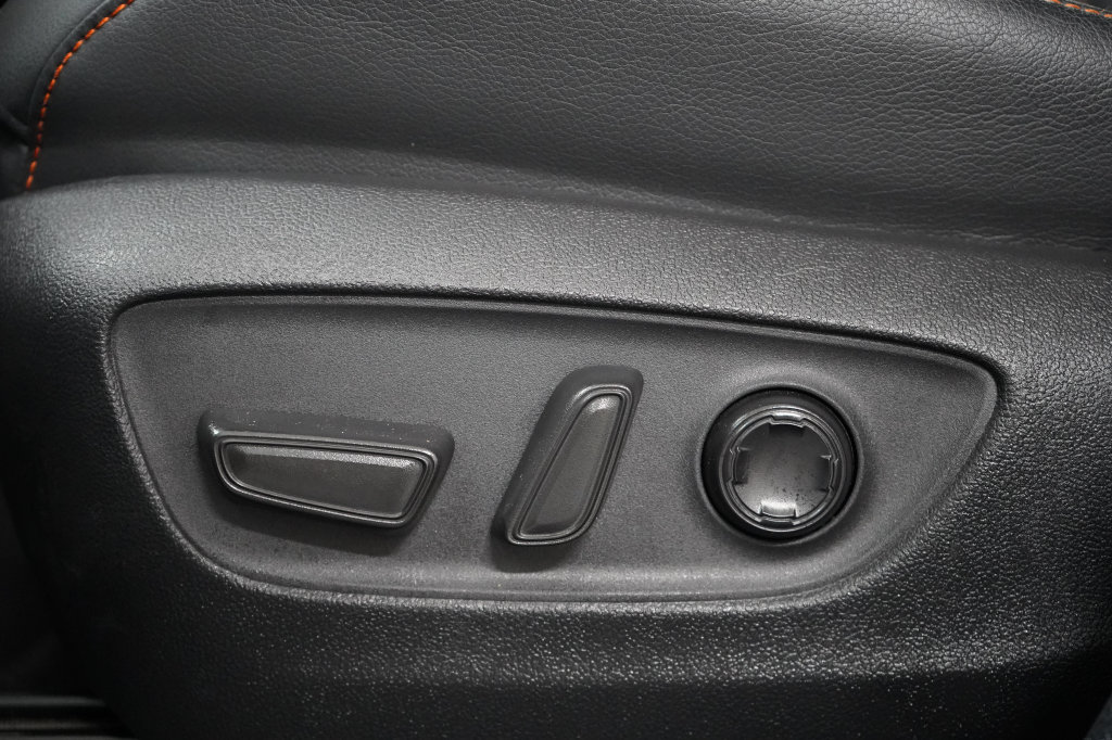 Used 2024 Toyota Sienna XSE w/ XSE Premium Package FWD image 13