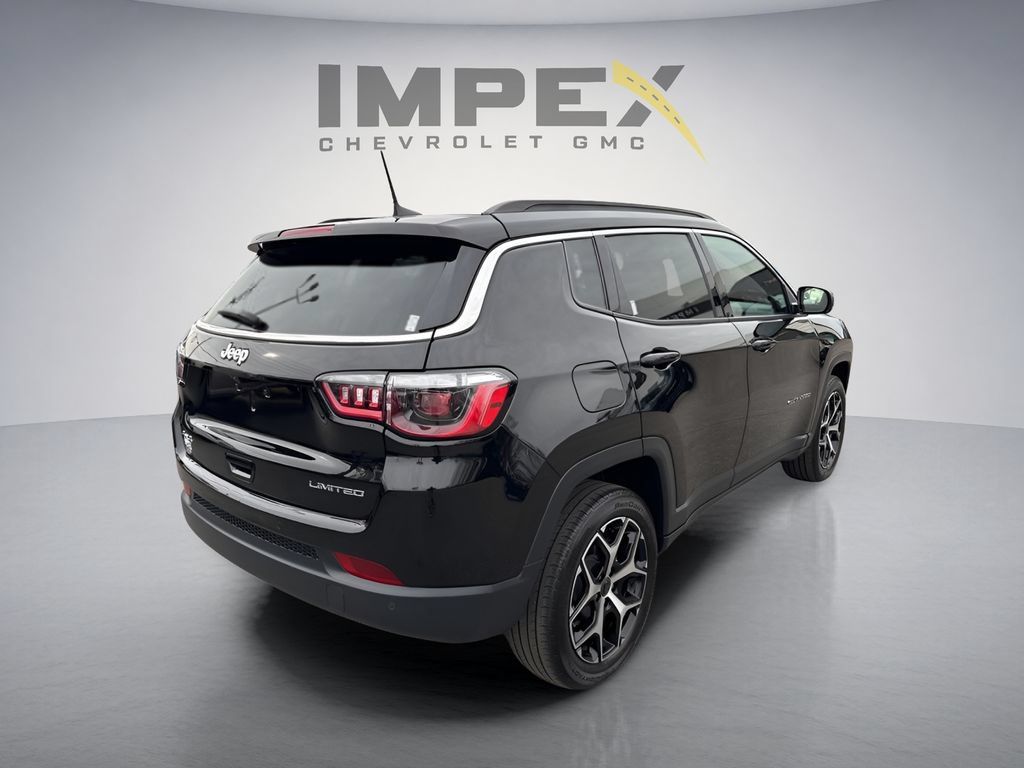Used 2025 Jeep Compass Limited AWD/4WD image 5
