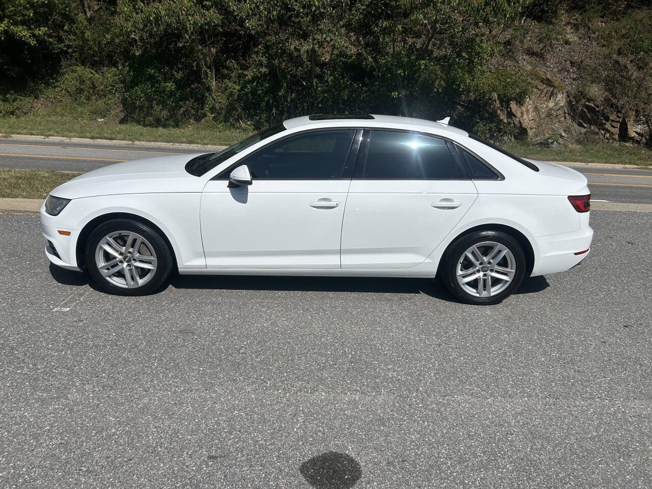 Used 2017 Audi A4 2.0T Premium FWD image 3