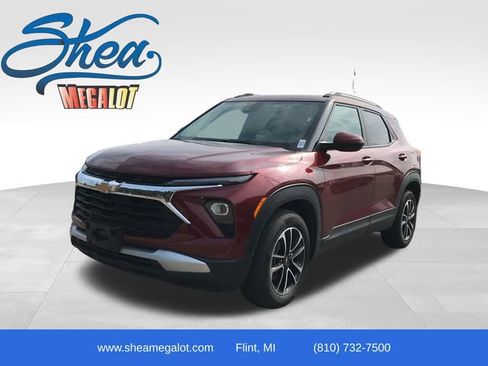 Certified 2025 Chevrolet TrailBlazer LT AWD/4WD image 1