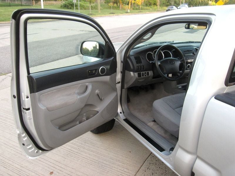 Used 2006 Toyota Tacoma 4x4 Regular Cab w/ Standard Pkg #1 image 17