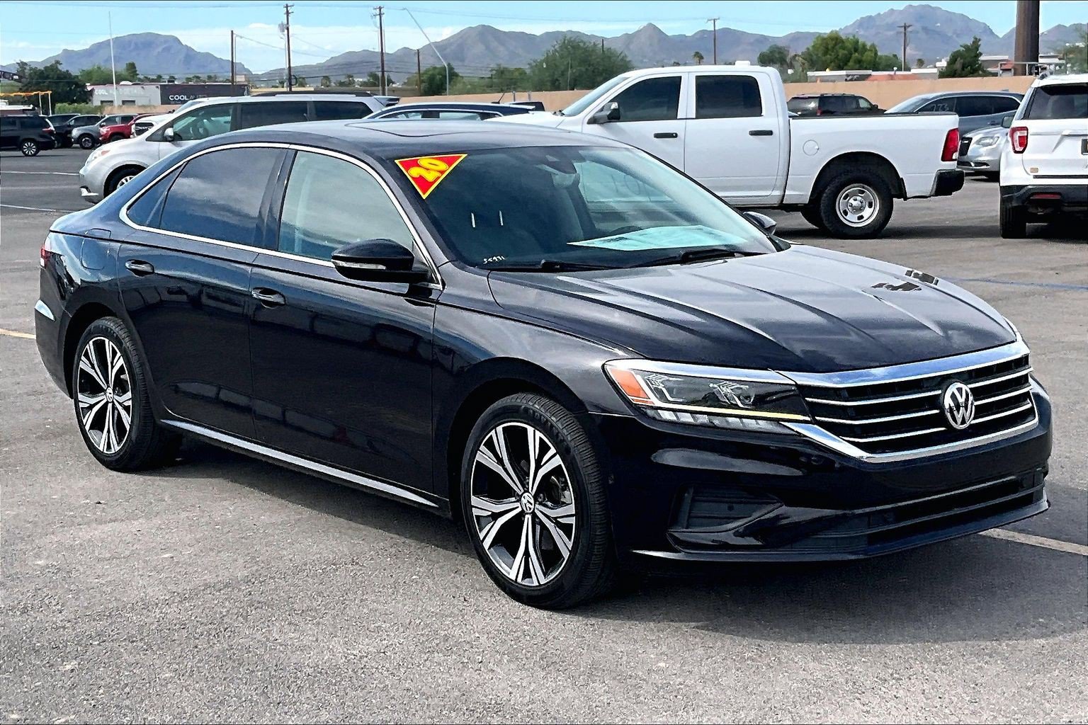 Used 2020 Volkswagen Passat 2.0T SEL FWD image 2