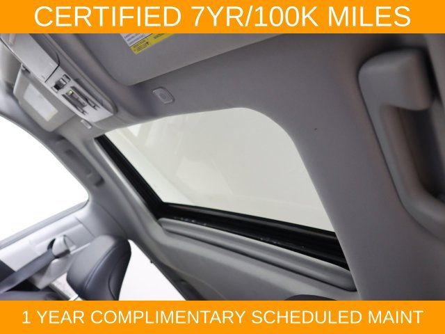 Used 2024 Toyota Highlander XLE FWD image 44