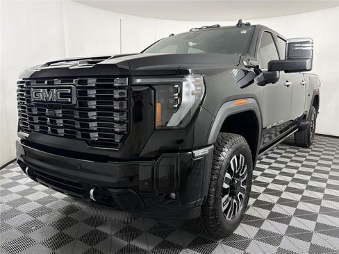 New 2026 GMC Sierra 2500 Denali Ultimate AWD/4WD image 3