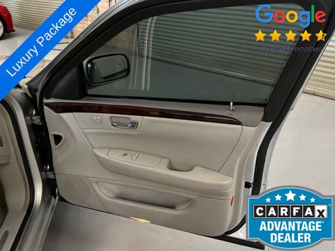 Used 2009 Cadillac DTS w/ Trunk Convenience Package FWD image 13