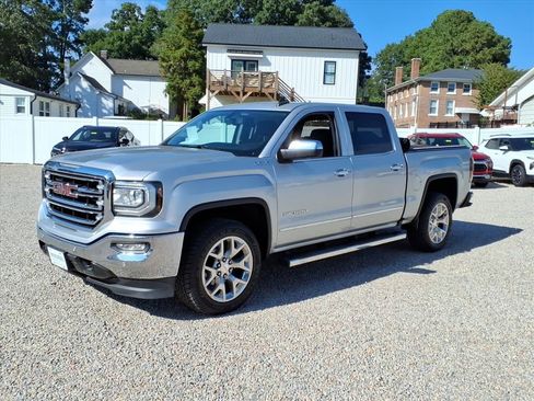 Used 2017 GMC Sierra 1500 SLT w/ SLT Premium Package image 3