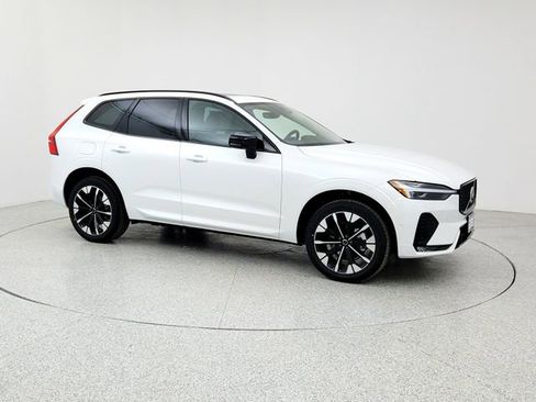 New 2026 Volvo XC60 B5 Plus w/ Climate Package PRO image 3