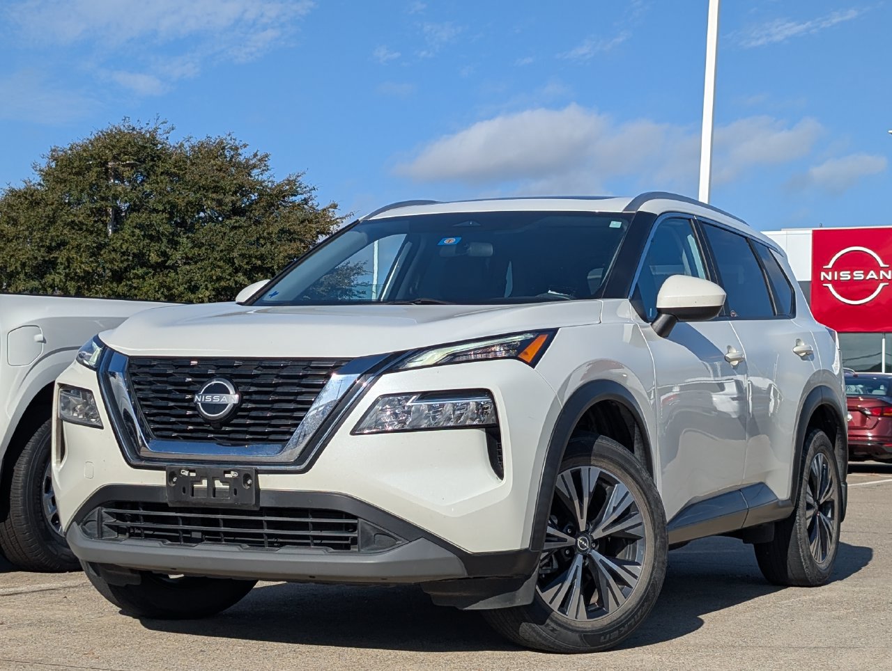 Used 2023 Nissan Rogue SV w/ SV Premium B Package FWD image 1