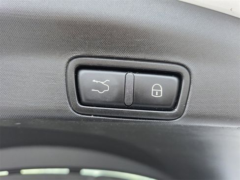 Used 2019 Alfa Romeo Stelvio w/ Nero Edizione image 17