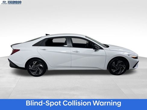 Certified 2025 Hyundai Elantra Sport FWD image 7