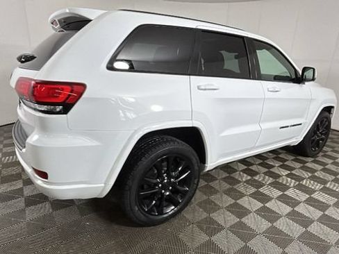 Used 2020 Jeep Grand Cherokee Altitude AWD/4WD image 2