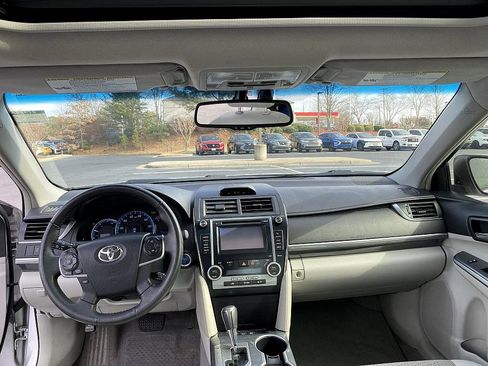 Used 2012 Toyota Camry XLE image 15
