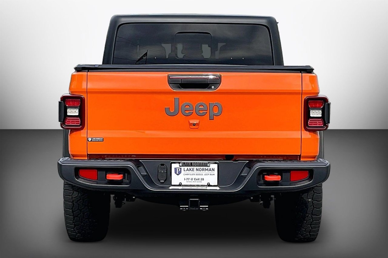 Certified 2025 Jeep Gladiator Mojave w/ Convenience Group AWD/4WD image 7