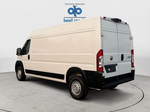 Used 2026 RAM ProMaster 2500 w/ Convenience Group FWD image 4