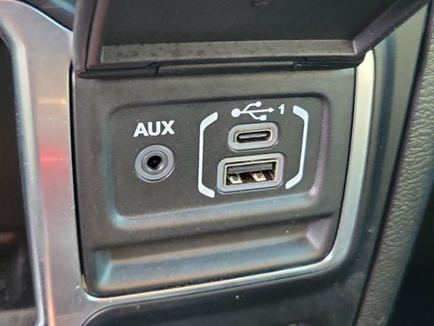 Used 2022 Jeep Gladiator Sport image 24