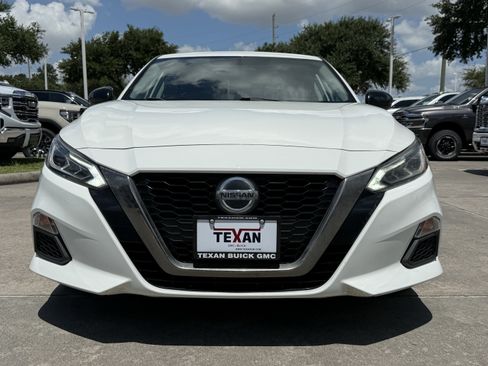 Used 2019 Nissan Altima 2.5 SR FWD image 10