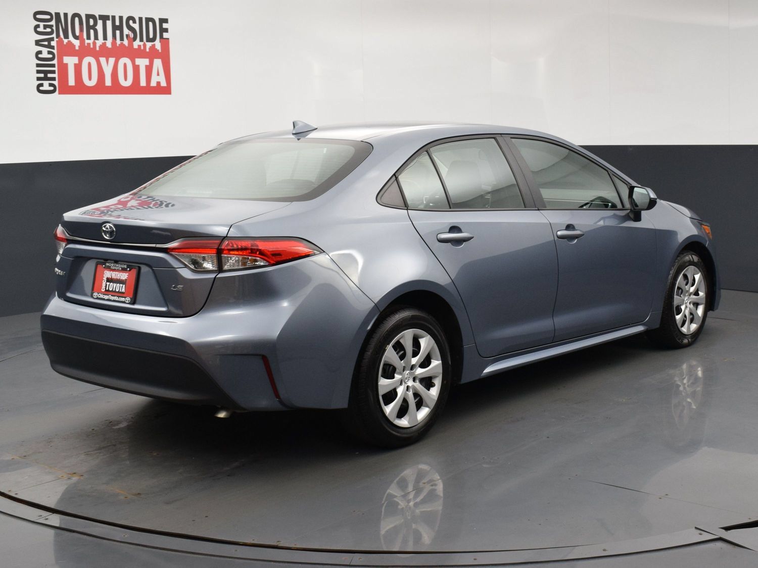 Used 2025 Toyota Corolla LE FWD image 4