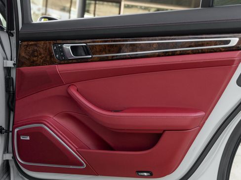 Used 2023 Porsche Panamera Turbo S Executive image 35