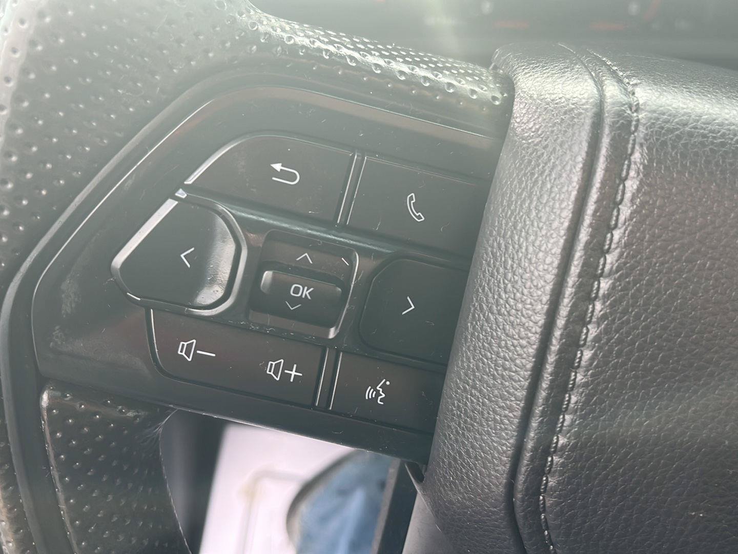 Used 2024 Toyota Tacoma SR AWD/4WD image 11