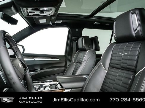 Certified 2026 Cadillac Escalade Platinum Sport w/ LPO, ONYX Package AWD/4WD image 7