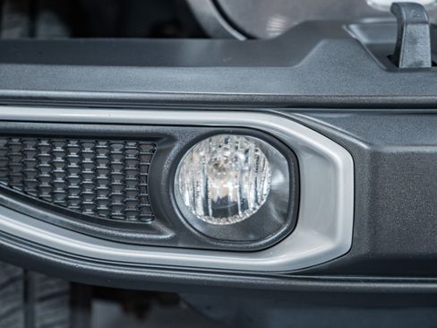 Used 2018 Jeep Wrangler Unlimited Sahara image 10