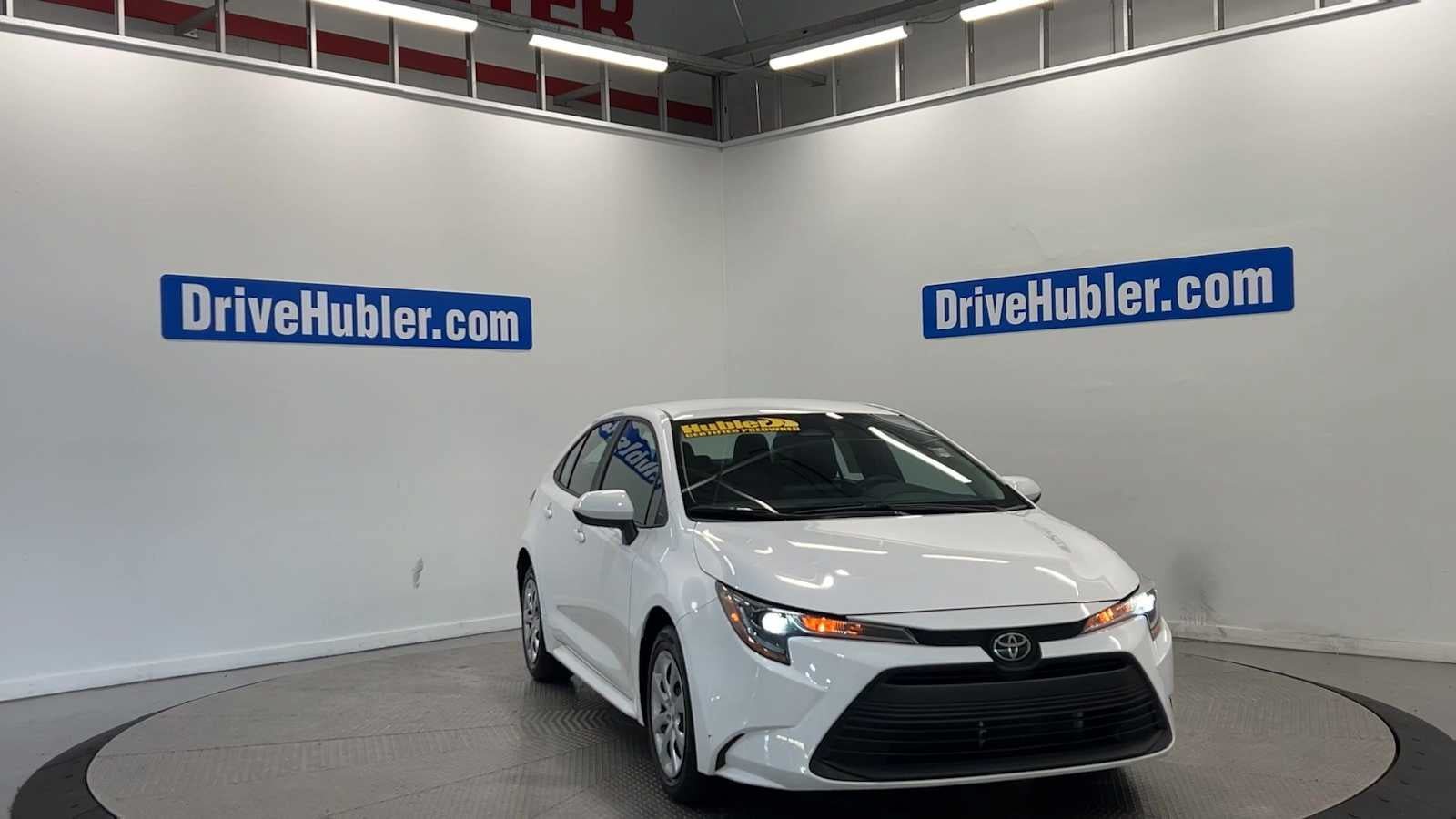 Used 2025 Toyota Corolla LE FWD image 3