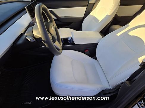 Used 2019 Tesla Model 3 Mid Range RWD image 10
