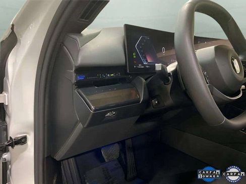 Used 2025 BMW 530i xDrive image 34