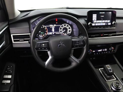 Used 2023 Mitsubishi Outlander ES AWD/4WD image 13