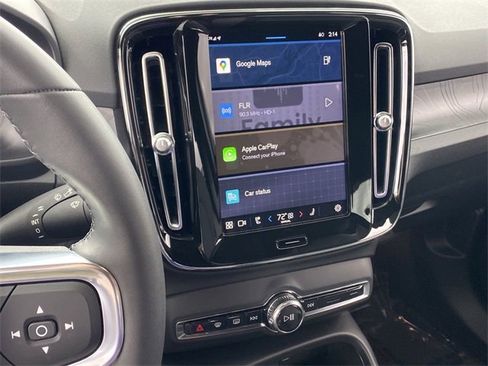 Used 2024 Volvo XC40 Recharge Core w/ Protection Package Premier image 28