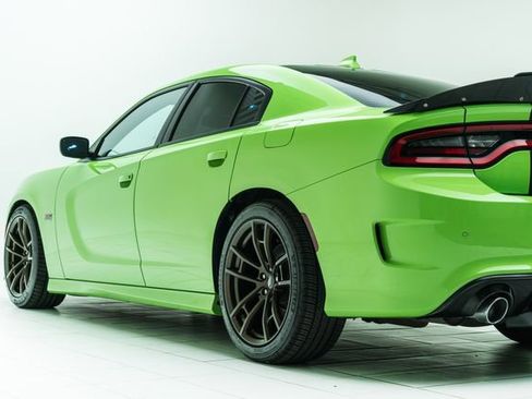 Used 2019 Dodge Charger Scat Pack w/ Navigation & Travel Group image 19