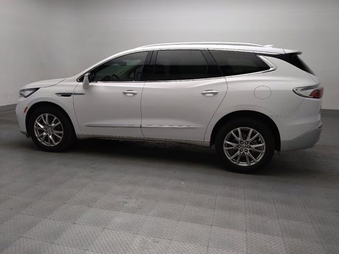 Used 2023 Buick Enclave Essence w/ Experience Buick Package FWD image 3