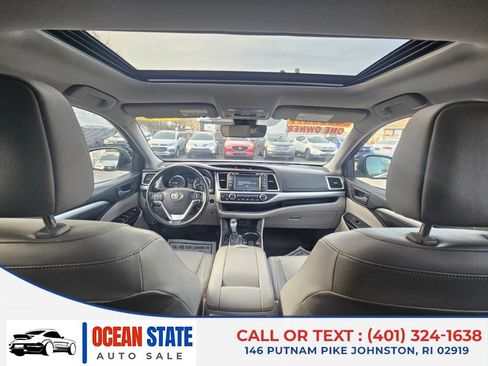 Used 2018 Toyota Highlander XLE image 17