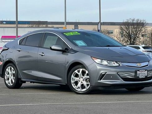 Used 2018 Chevrolet Volt Premier w/ Driver Confidence Package image 2