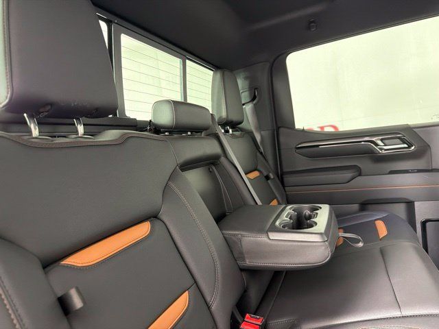 Used 2023 GMC Sierra 1500 AT4 w/ Technology Package AWD/4WD image 39