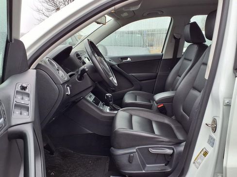 Used 2016 Volkswagen Tiguan S image 14