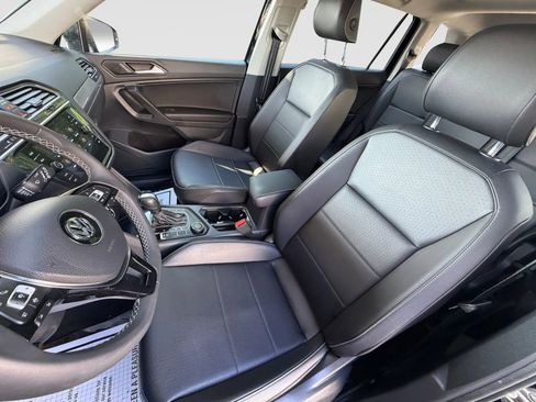 Used 2021 Volkswagen Tiguan SE w/ Panoramic Sunroof Package AWD/4WD image 13